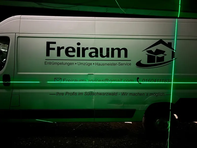 Transporter «Freiraum» mit Laserlinien